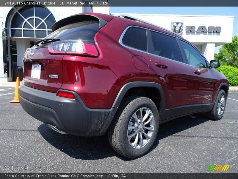 Velvet Red Pearl / Black 2019 Jeep Cherokee Latitude Plus