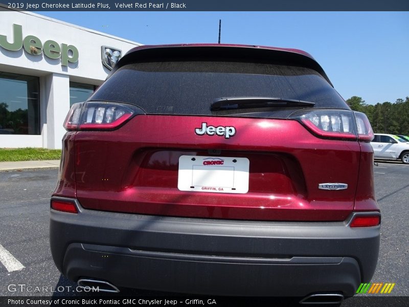 Velvet Red Pearl / Black 2019 Jeep Cherokee Latitude Plus