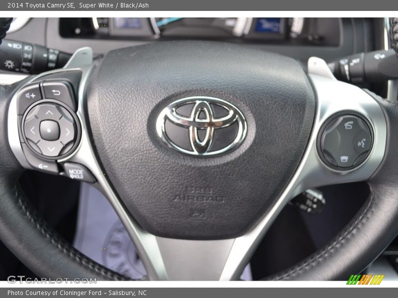 Super White / Black/Ash 2014 Toyota Camry SE