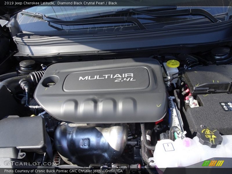 Diamond Black Crystal Pearl / Black 2019 Jeep Cherokee Latitude