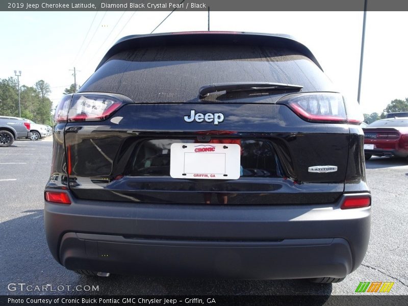 Diamond Black Crystal Pearl / Black 2019 Jeep Cherokee Latitude