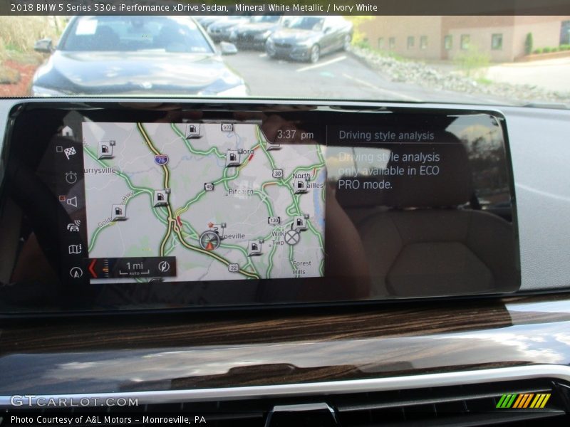 Mineral White Metallic / Ivory White 2018 BMW 5 Series 530e iPerfomance xDrive Sedan