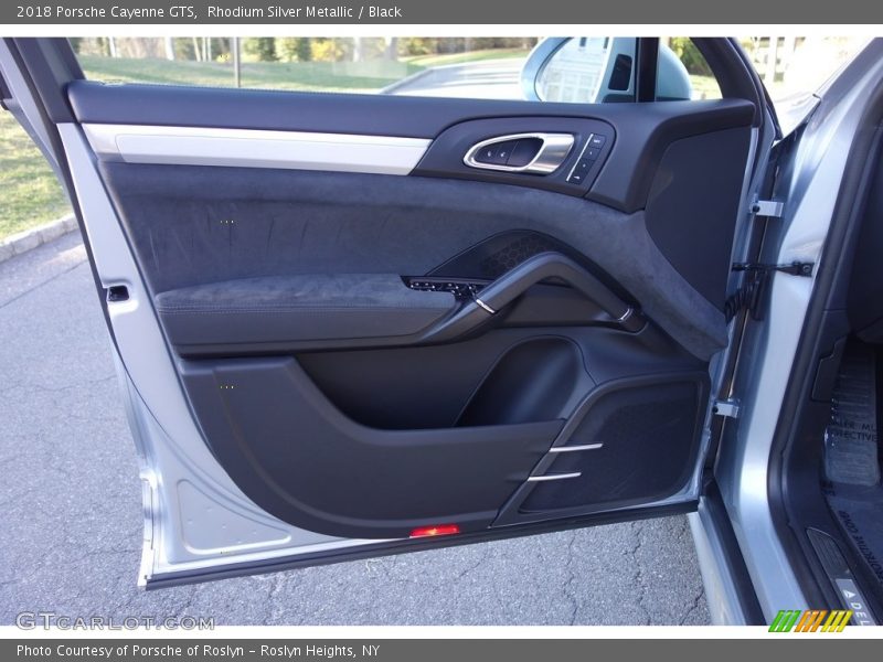Rhodium Silver Metallic / Black 2018 Porsche Cayenne GTS