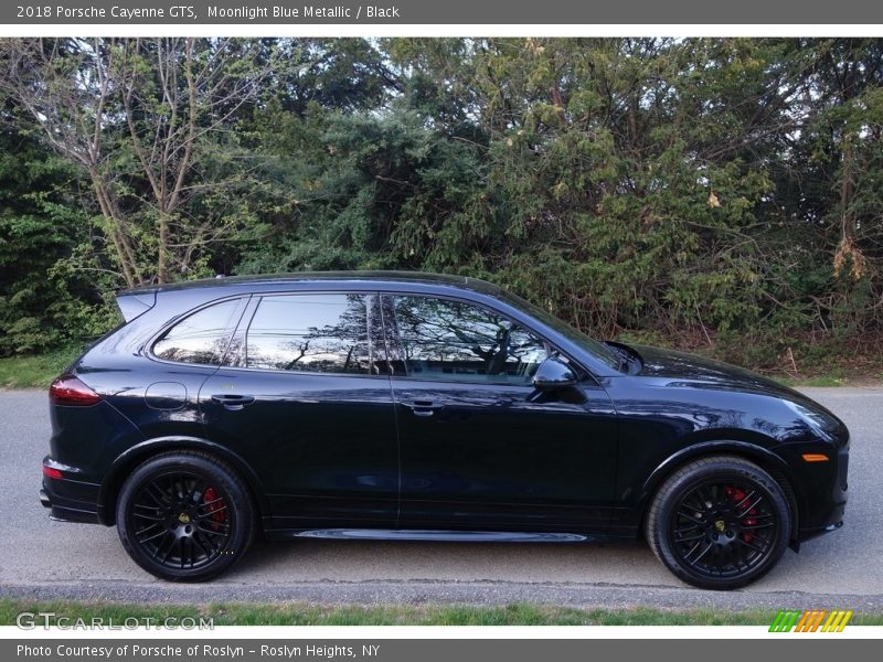 Moonlight Blue Metallic / Black 2018 Porsche Cayenne GTS