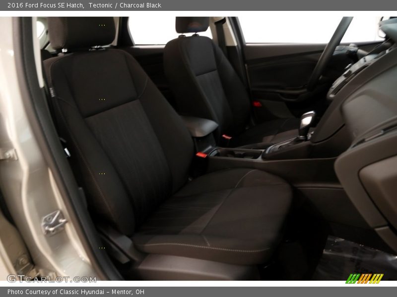 Tectonic / Charcoal Black 2016 Ford Focus SE Hatch