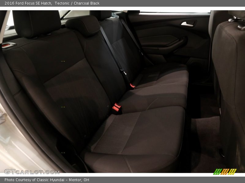 Tectonic / Charcoal Black 2016 Ford Focus SE Hatch