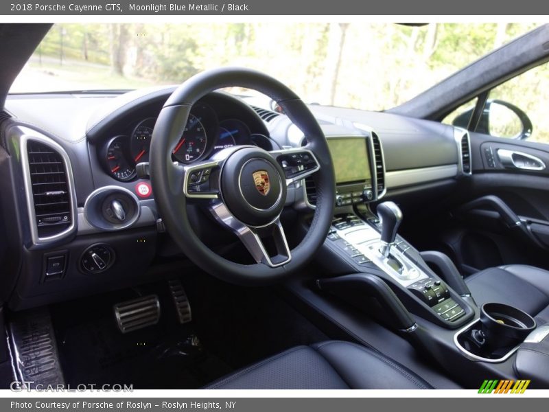 Moonlight Blue Metallic / Black 2018 Porsche Cayenne GTS