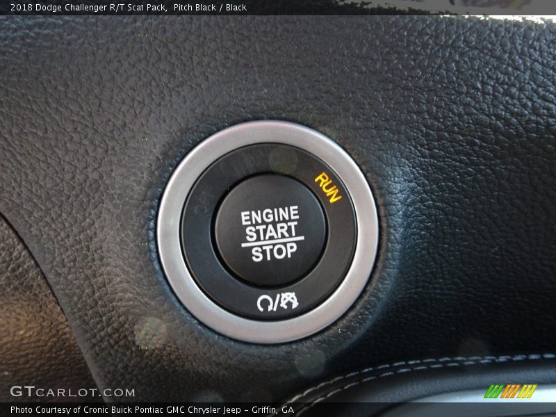 Pitch Black / Black 2018 Dodge Challenger R/T Scat Pack