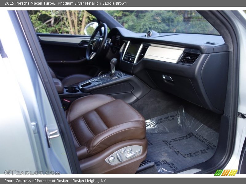 Front Seat of 2015 Macan Turbo