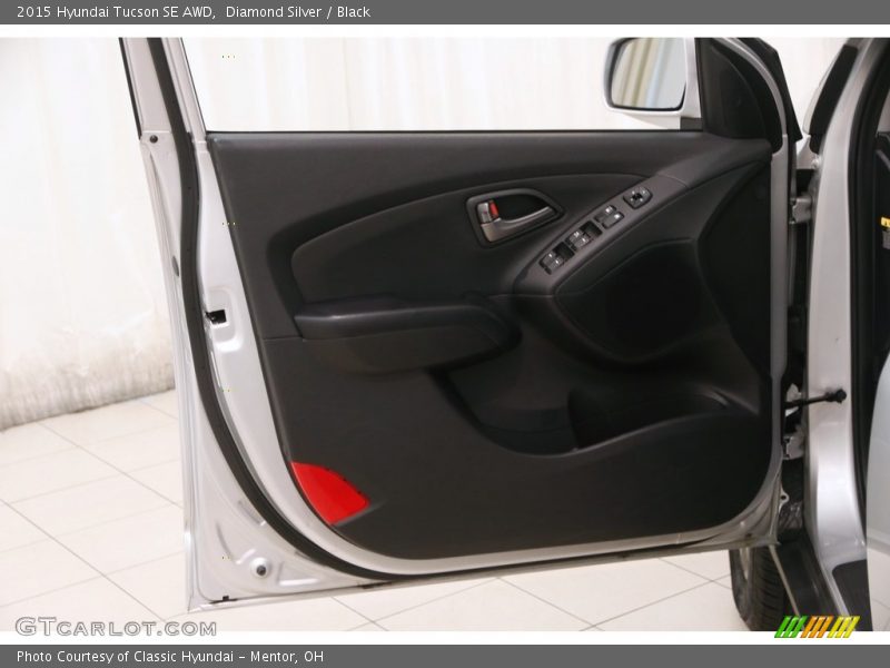 Diamond Silver / Black 2015 Hyundai Tucson SE AWD