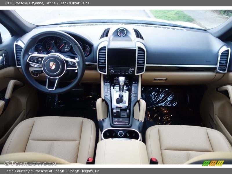Dashboard of 2018 Cayenne 