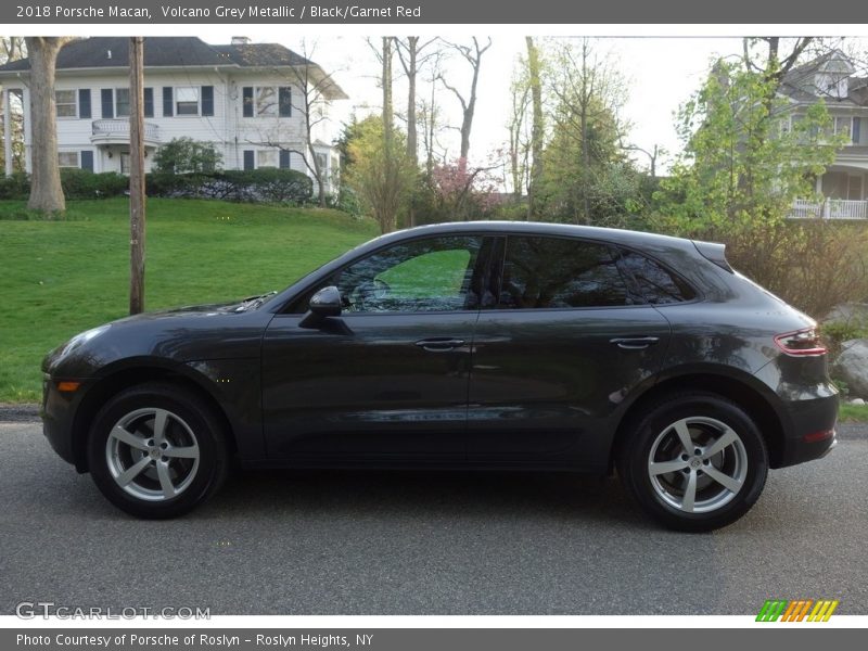 Volcano Grey Metallic / Black/Garnet Red 2018 Porsche Macan