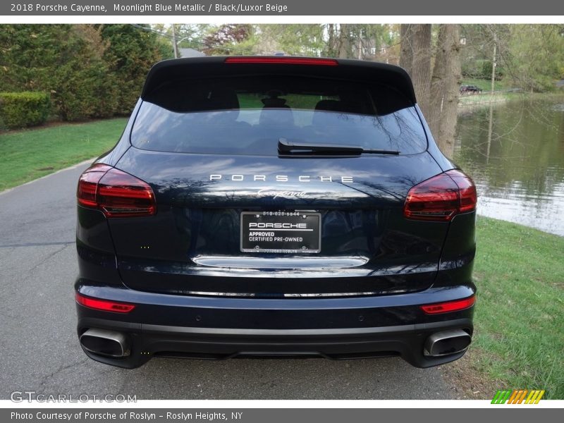 Moonlight Blue Metallic / Black/Luxor Beige 2018 Porsche Cayenne