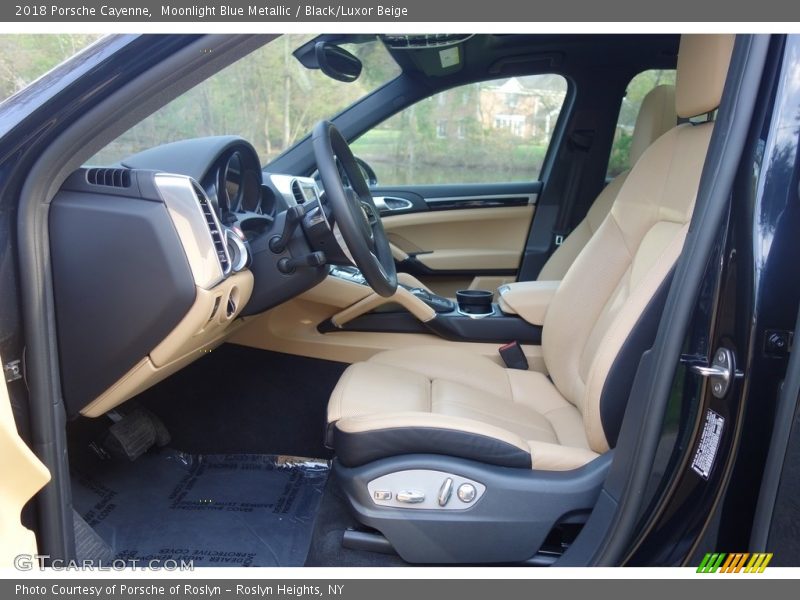 Moonlight Blue Metallic / Black/Luxor Beige 2018 Porsche Cayenne
