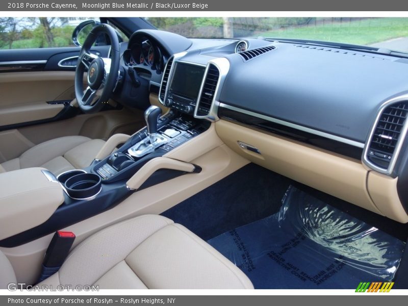 Front Seat of 2018 Cayenne 