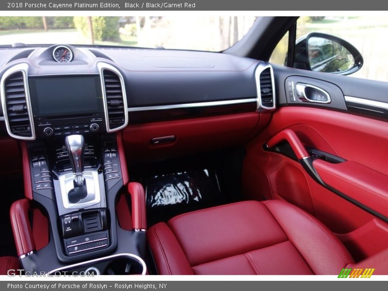 Dashboard of 2018 Cayenne Platinum Edition