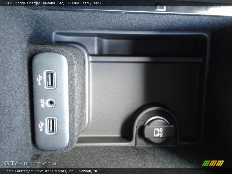 B5 Blue Pearl / Black 2018 Dodge Charger Daytona 392
