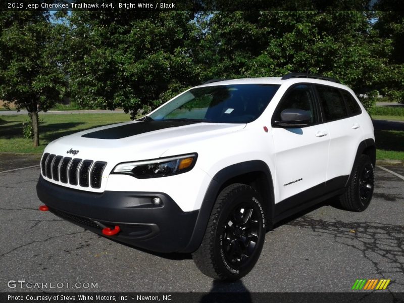 Bright White / Black 2019 Jeep Cherokee Trailhawk 4x4