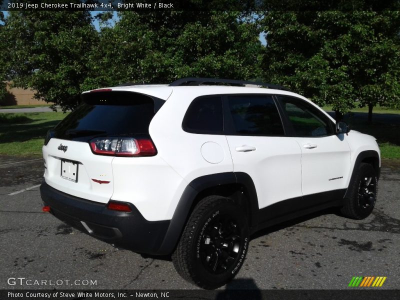 Bright White / Black 2019 Jeep Cherokee Trailhawk 4x4