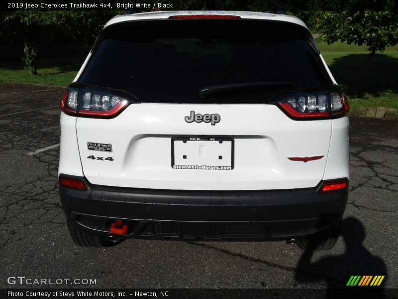 Bright White / Black 2019 Jeep Cherokee Trailhawk 4x4