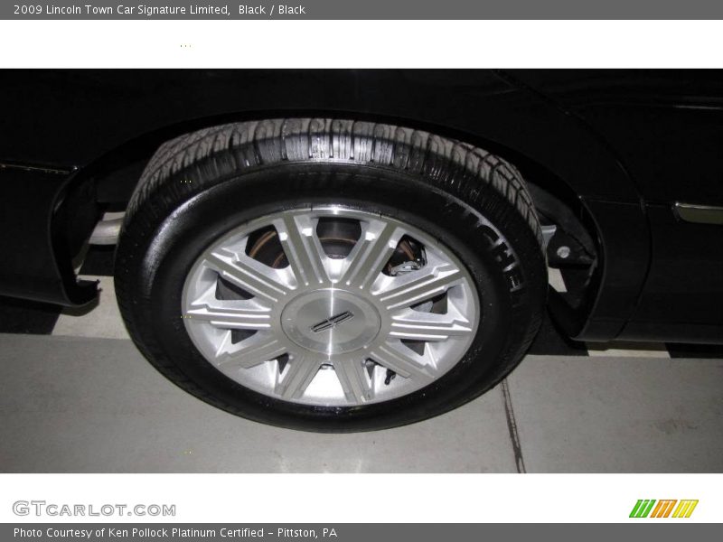 Black / Black 2009 Lincoln Town Car Signature Limited