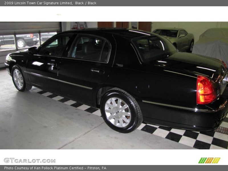 Black / Black 2009 Lincoln Town Car Signature Limited