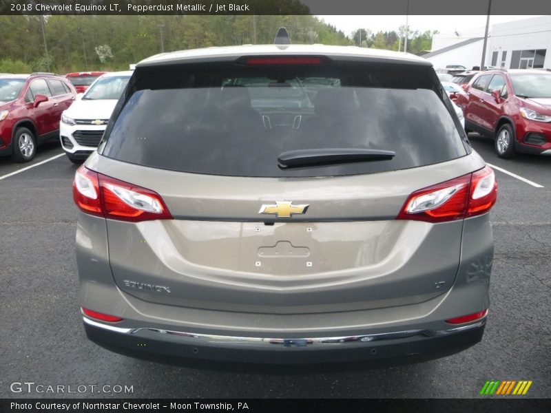 Pepperdust Metallic / Jet Black 2018 Chevrolet Equinox LT