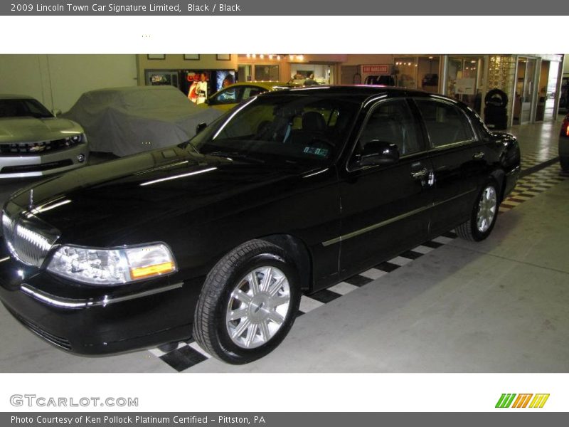 Black / Black 2009 Lincoln Town Car Signature Limited