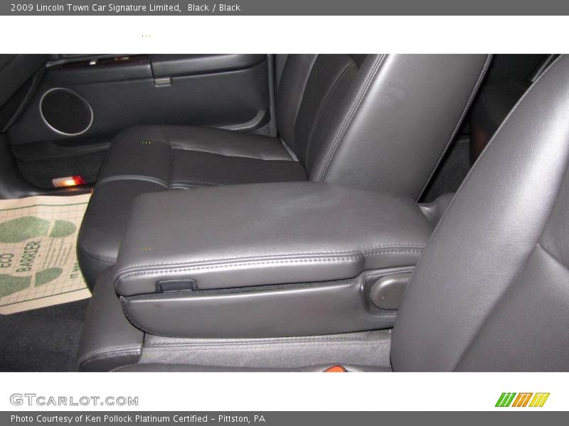 Black / Black 2009 Lincoln Town Car Signature Limited