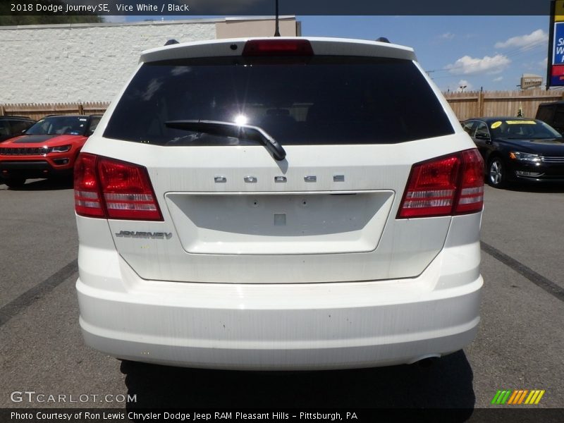 Vice White / Black 2018 Dodge Journey SE