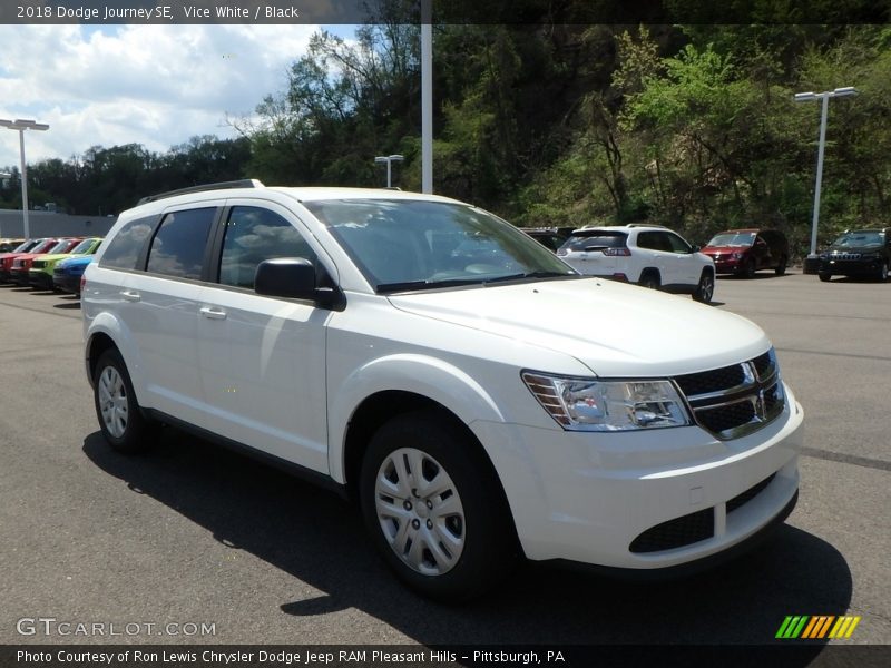 Vice White / Black 2018 Dodge Journey SE