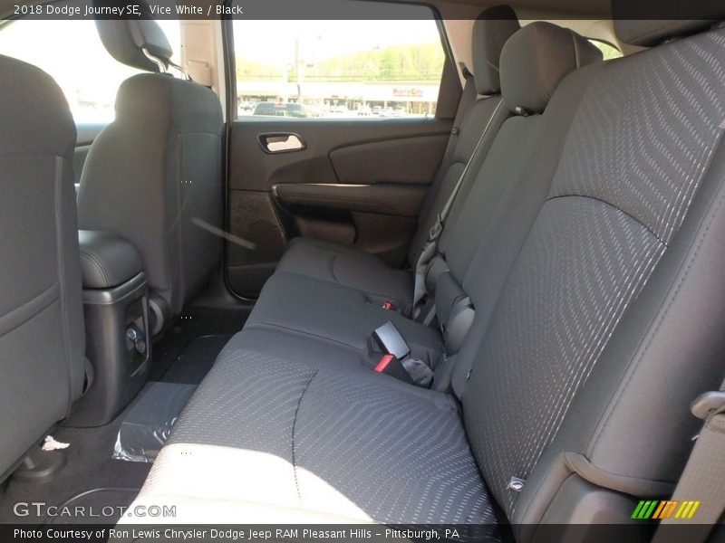 Vice White / Black 2018 Dodge Journey SE