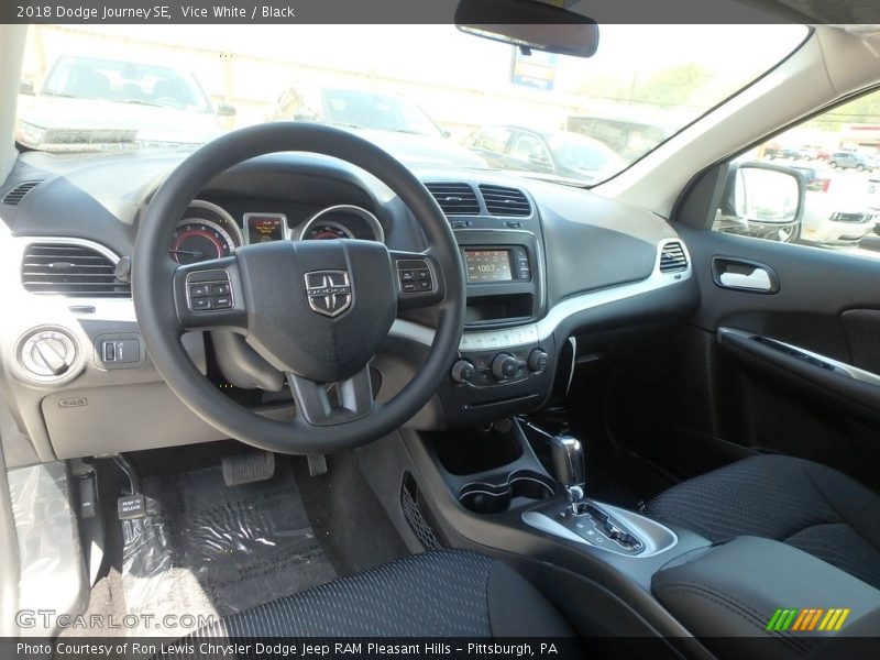 Vice White / Black 2018 Dodge Journey SE