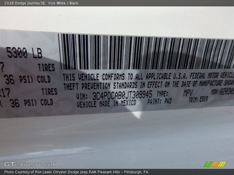 Vice White / Black 2018 Dodge Journey SE