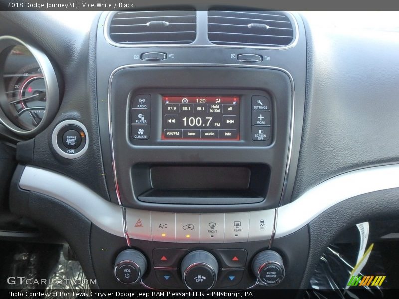 Vice White / Black 2018 Dodge Journey SE