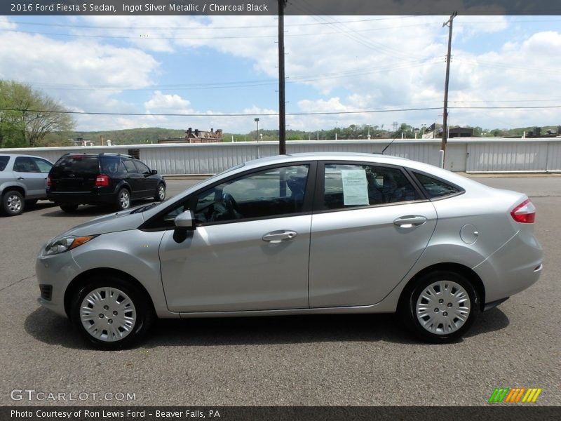Ingot Silver Metallic / Charcoal Black 2016 Ford Fiesta S Sedan