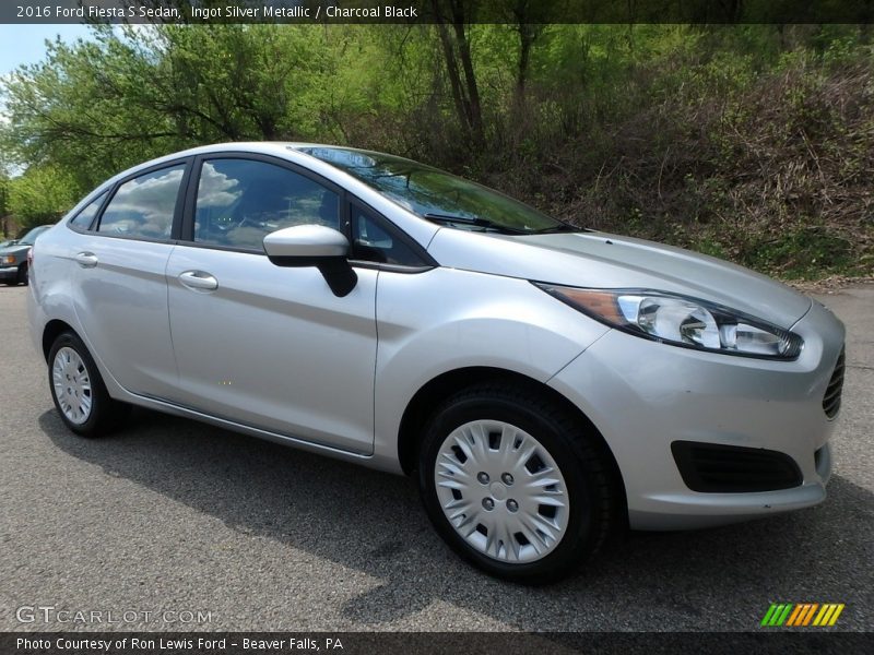Ingot Silver Metallic / Charcoal Black 2016 Ford Fiesta S Sedan