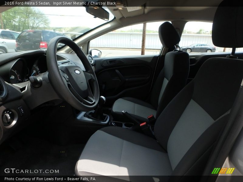 Ingot Silver Metallic / Charcoal Black 2016 Ford Fiesta S Sedan