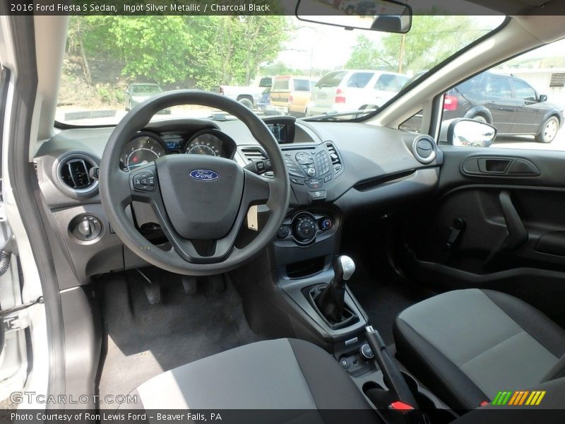 Ingot Silver Metallic / Charcoal Black 2016 Ford Fiesta S Sedan