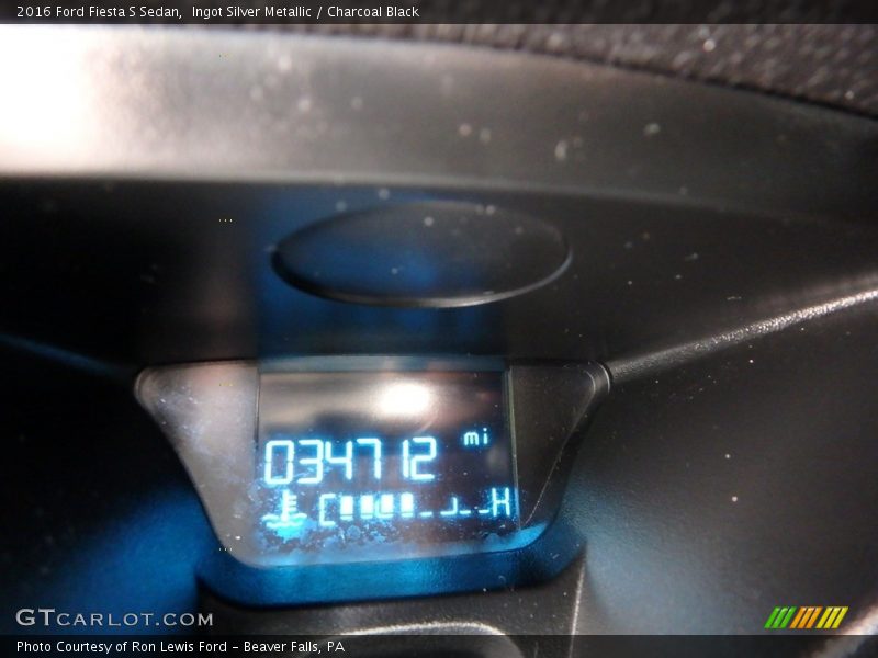 Ingot Silver Metallic / Charcoal Black 2016 Ford Fiesta S Sedan