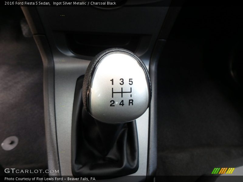 Ingot Silver Metallic / Charcoal Black 2016 Ford Fiesta S Sedan