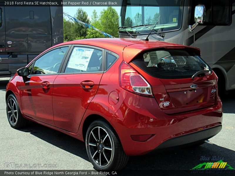 Hot Pepper Red / Charcoal Black 2018 Ford Fiesta SE Hatchback