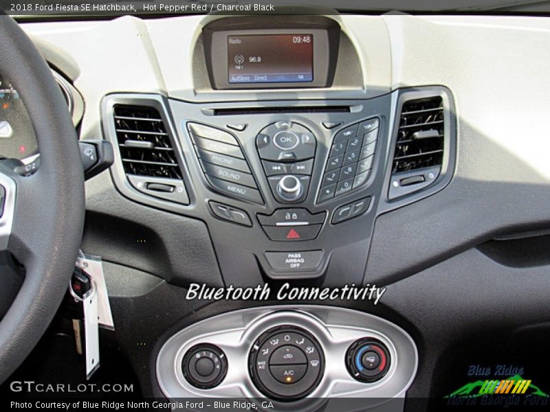Hot Pepper Red / Charcoal Black 2018 Ford Fiesta SE Hatchback