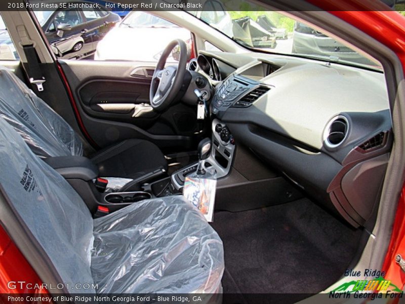 Hot Pepper Red / Charcoal Black 2018 Ford Fiesta SE Hatchback