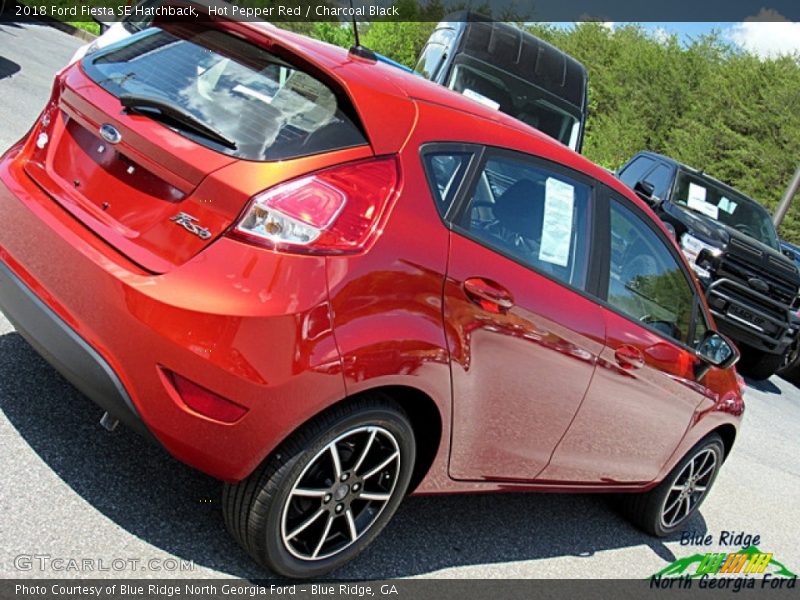 Hot Pepper Red / Charcoal Black 2018 Ford Fiesta SE Hatchback