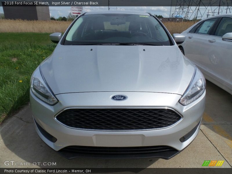 Ingot Silver / Charcoal Black 2018 Ford Focus SE Hatch