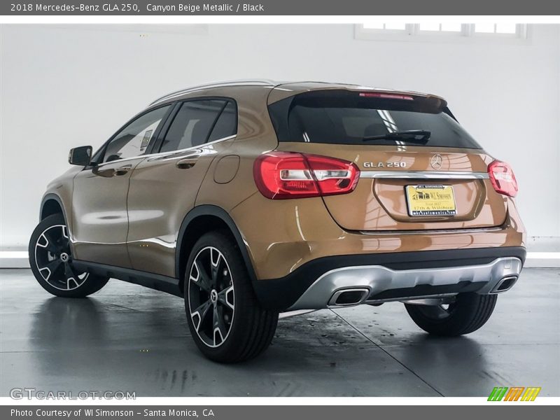 Canyon Beige Metallic / Black 2018 Mercedes-Benz GLA 250