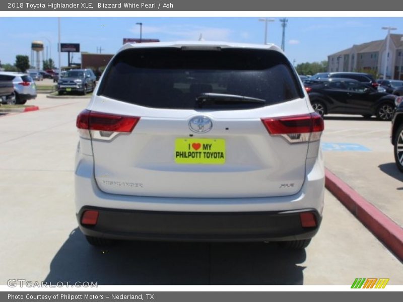 Blizzard White Pearl / Ash 2018 Toyota Highlander XLE