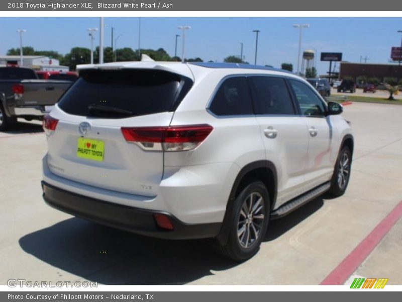 Blizzard White Pearl / Ash 2018 Toyota Highlander XLE
