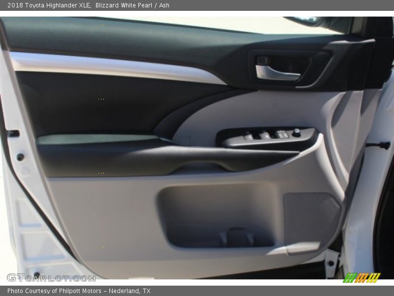 Blizzard White Pearl / Ash 2018 Toyota Highlander XLE